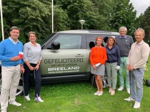 Flight voor de Landrover van Breeland met de sponsor Frits en Jacqueline Breeman, Angèle en Kees Reckers en Frank en Marjesse Tol.